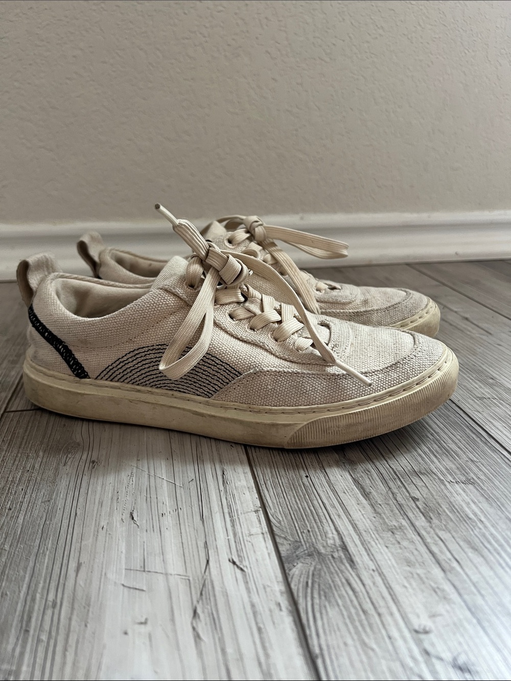 Everlane Natural Canvas Low-Top Sneakers